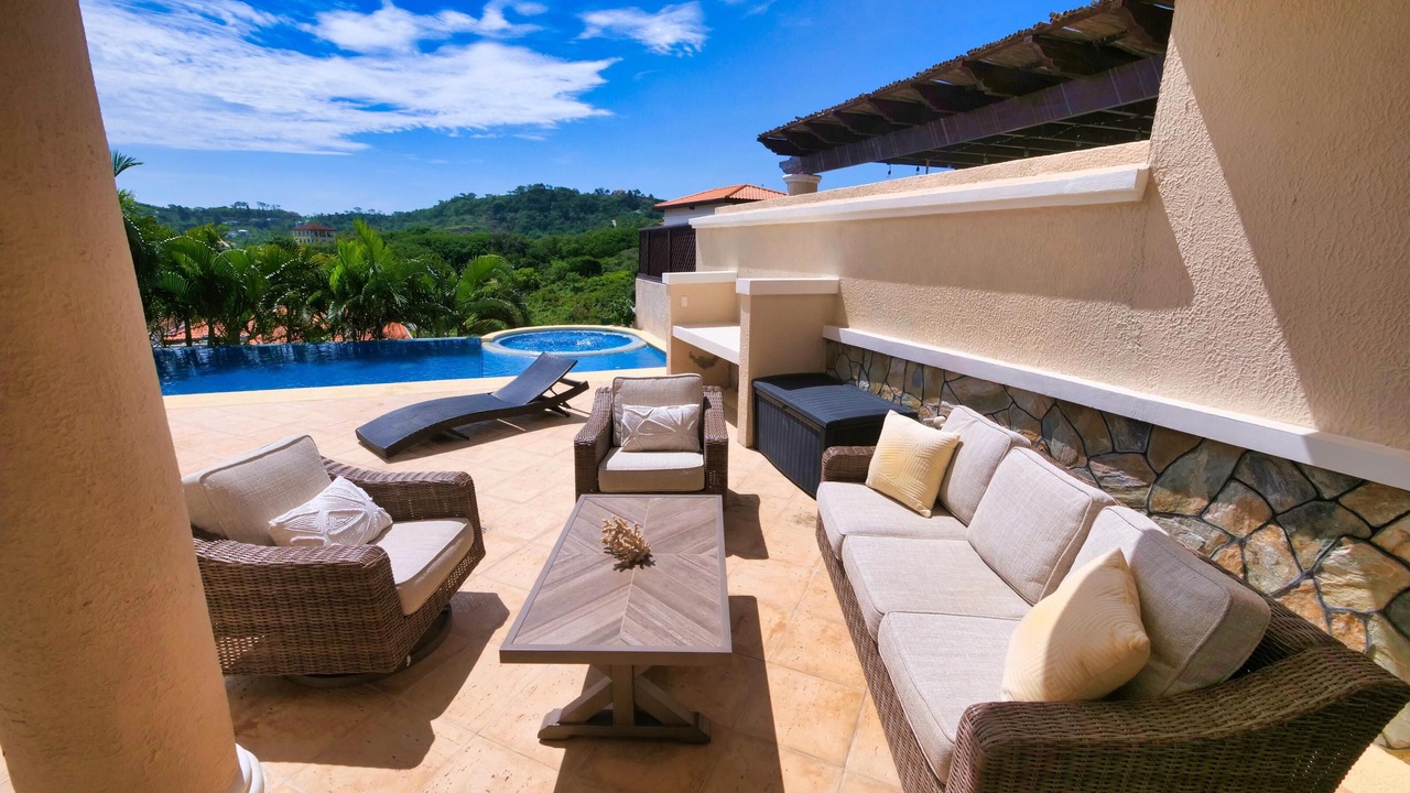 Photo of Patio Balcony in Pristine Bay