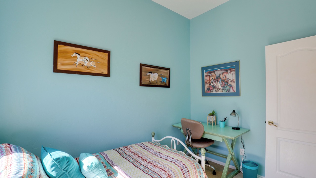 Photo of Bedroom in Oracle