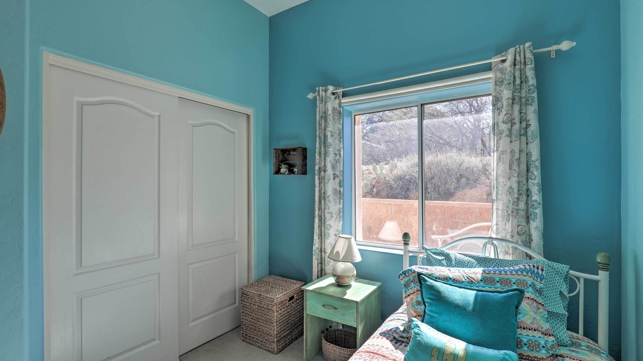 Photo of Bedroom in Oracle