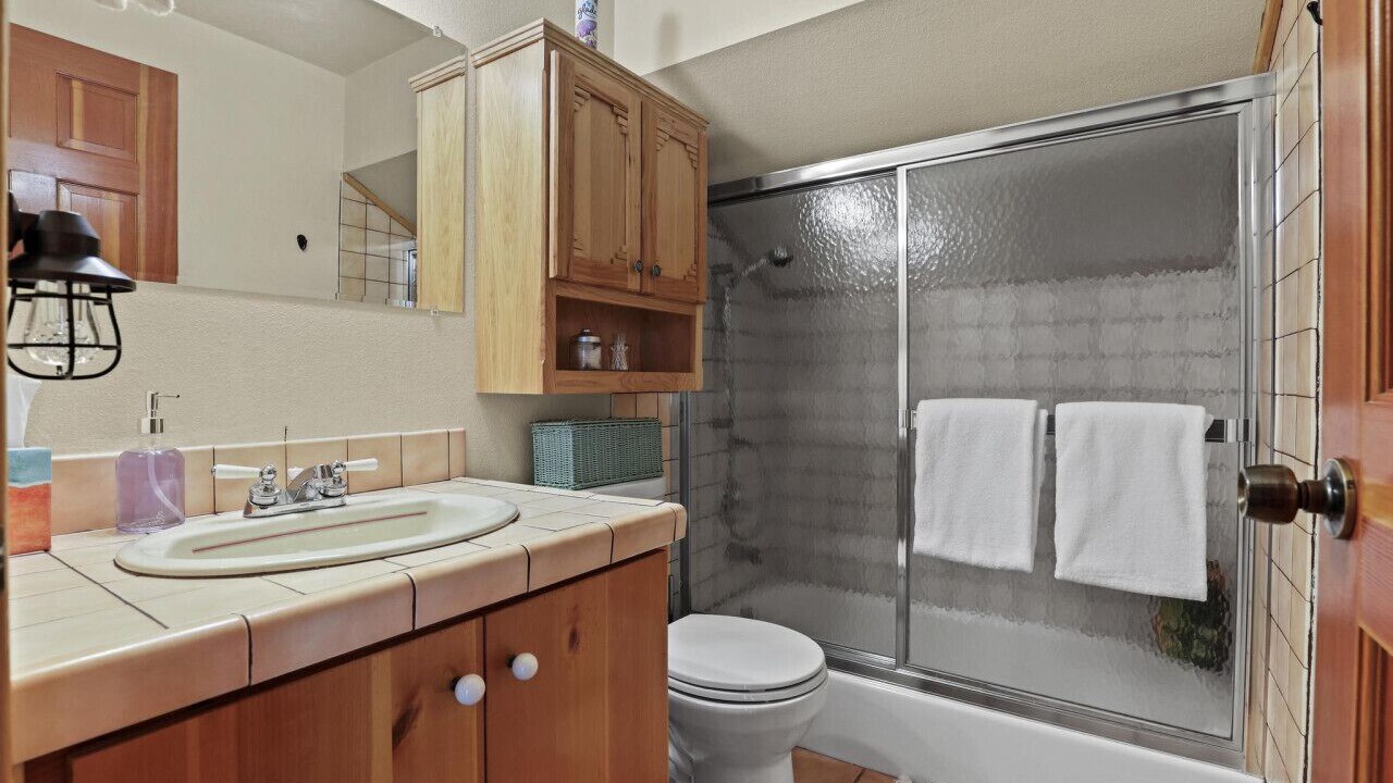 Photo of Bathroom in Pine