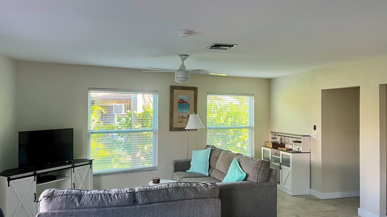 Photo of Livingroom in Bonita Shores
