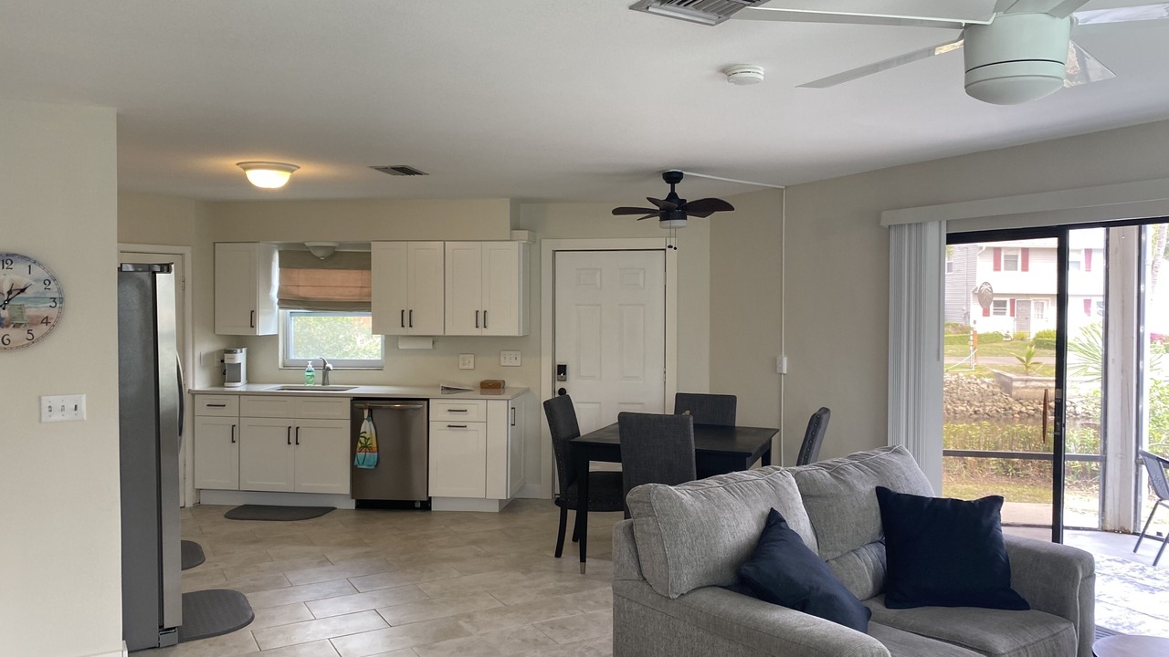 Photo of Livingroom in Bonita Shores