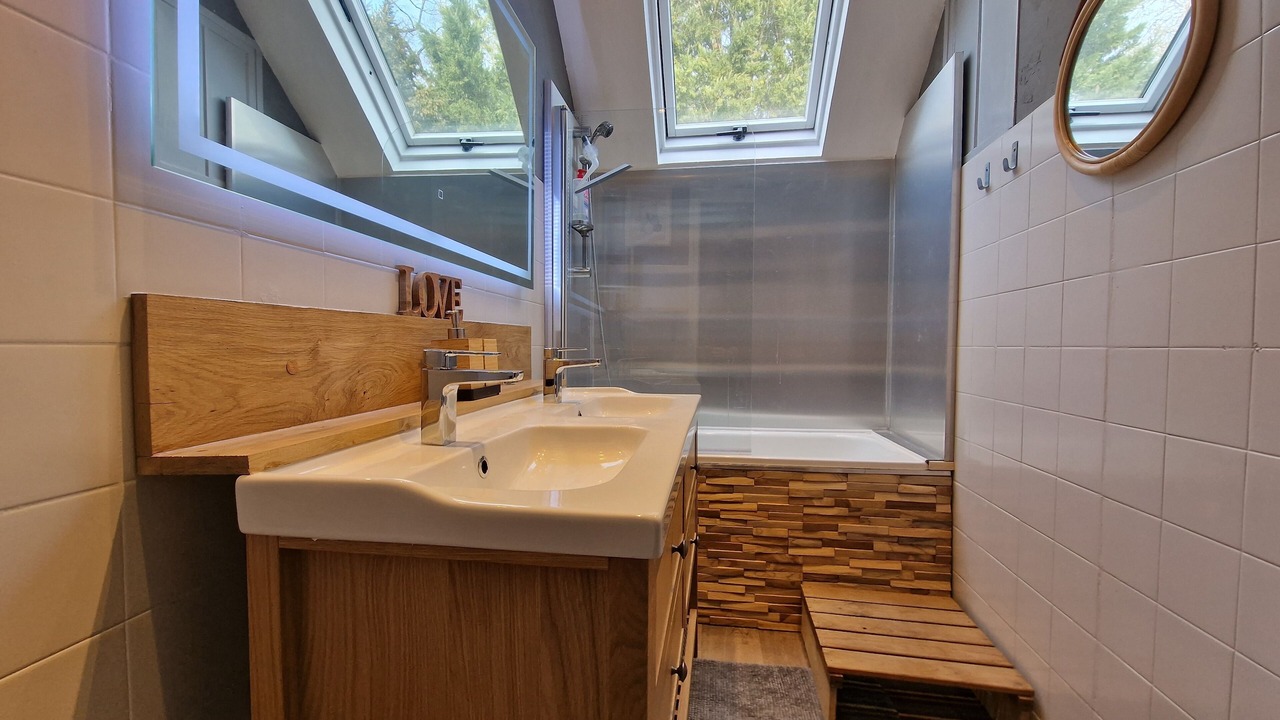 Photo of Bathroom in La Chapelle-Rablais