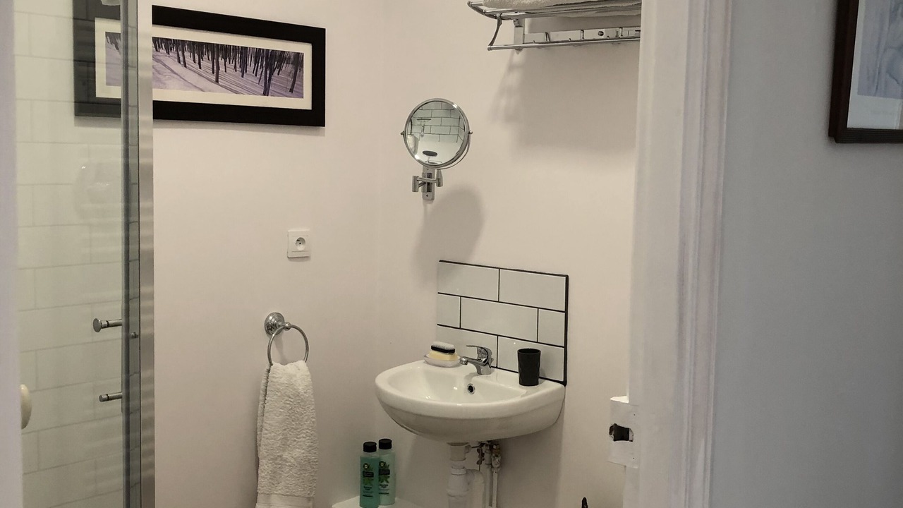Photo of Bathroom in LAbsie