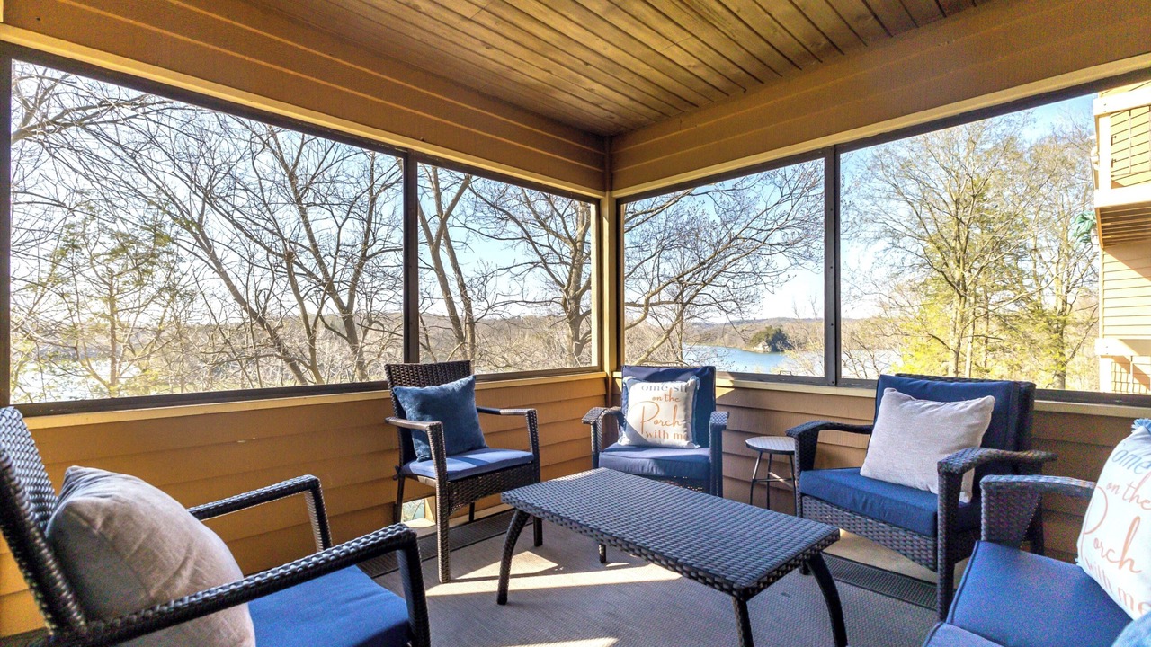 Photo of Livingroom in The Galena Territory