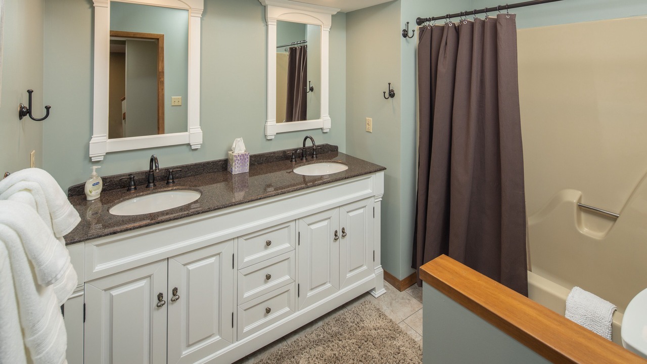 Photo of Bathroom in The Galena Territory