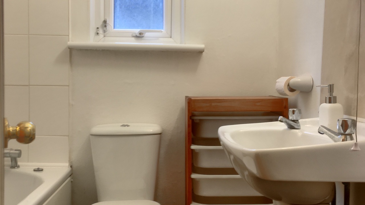 Photo of Bathroom in Cathays