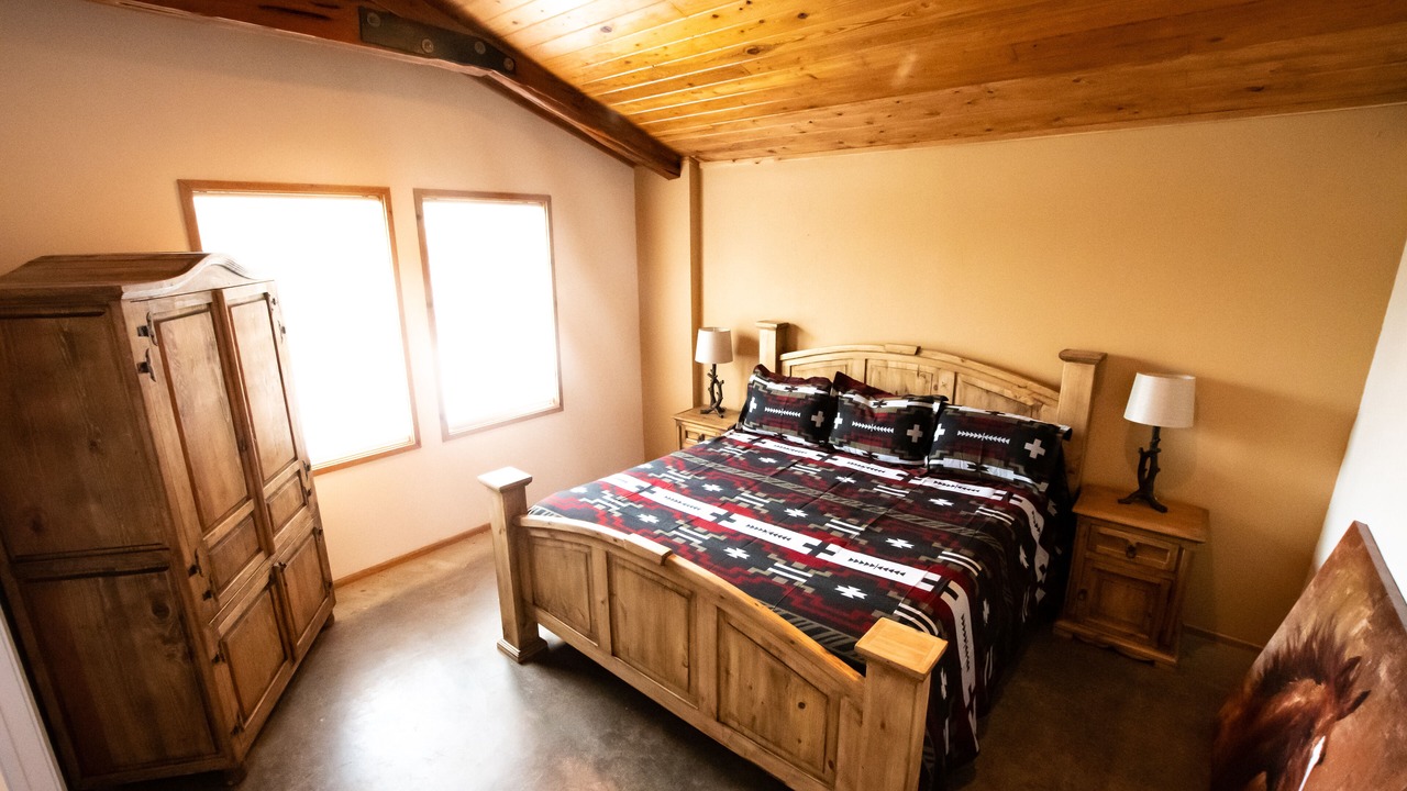 Photo of Bedroom in Uvalde