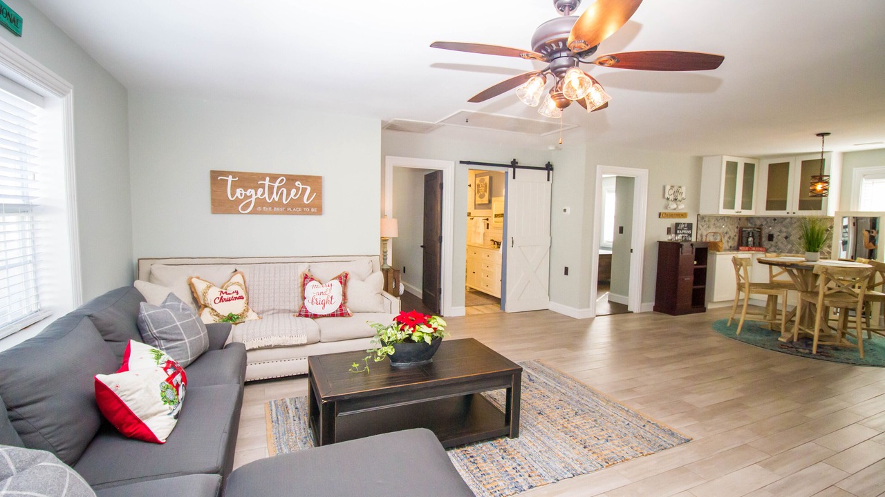 Photo of Livingroom in Westside