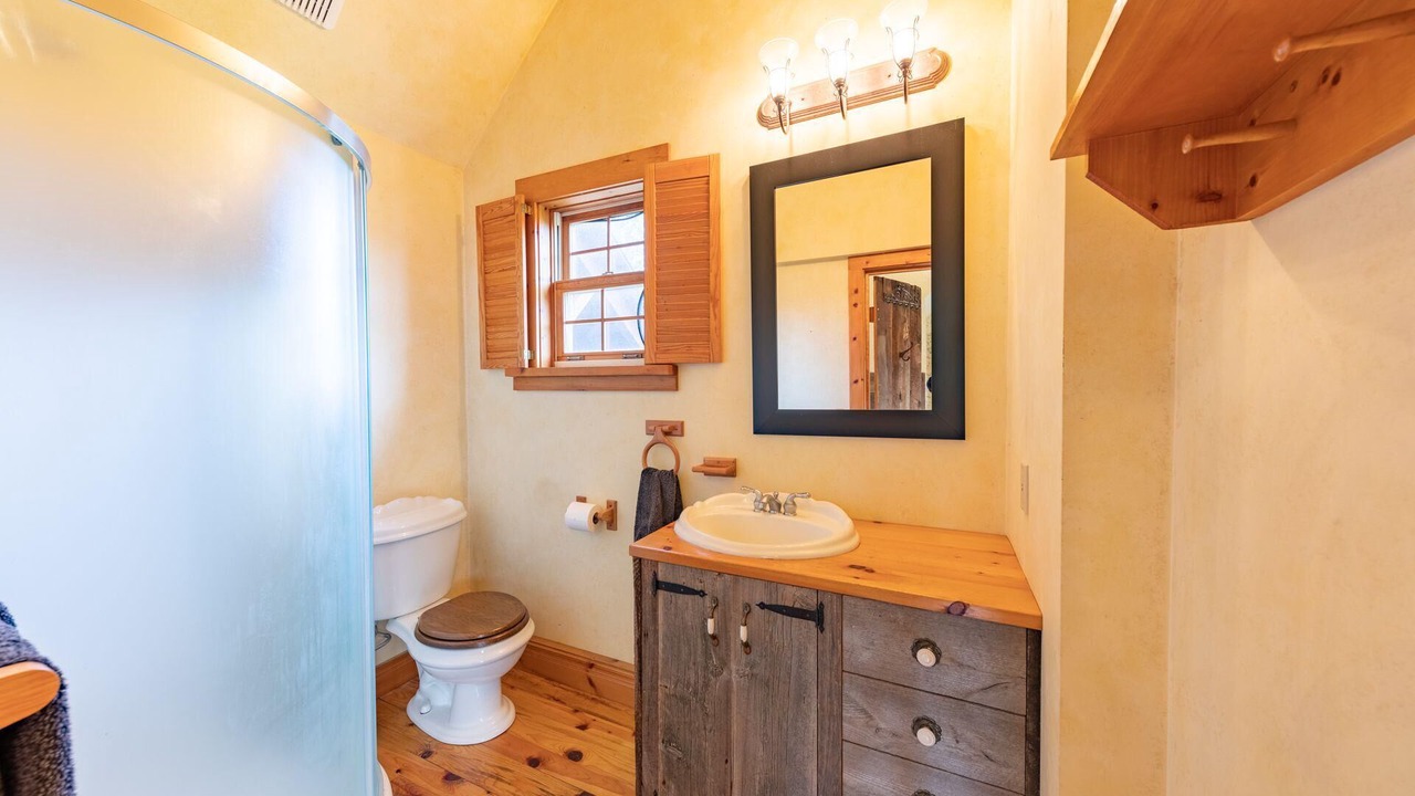 Photo of Bathroom in Clearview