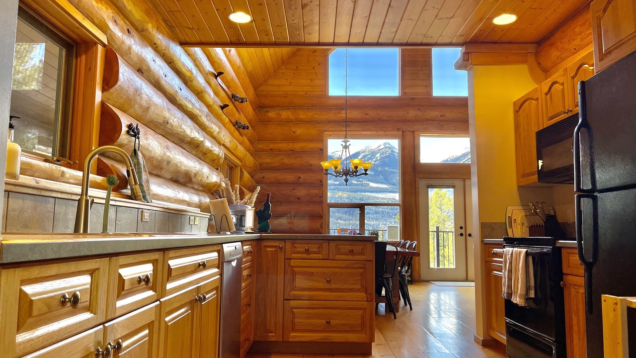 Photo of Kitchen in Golden