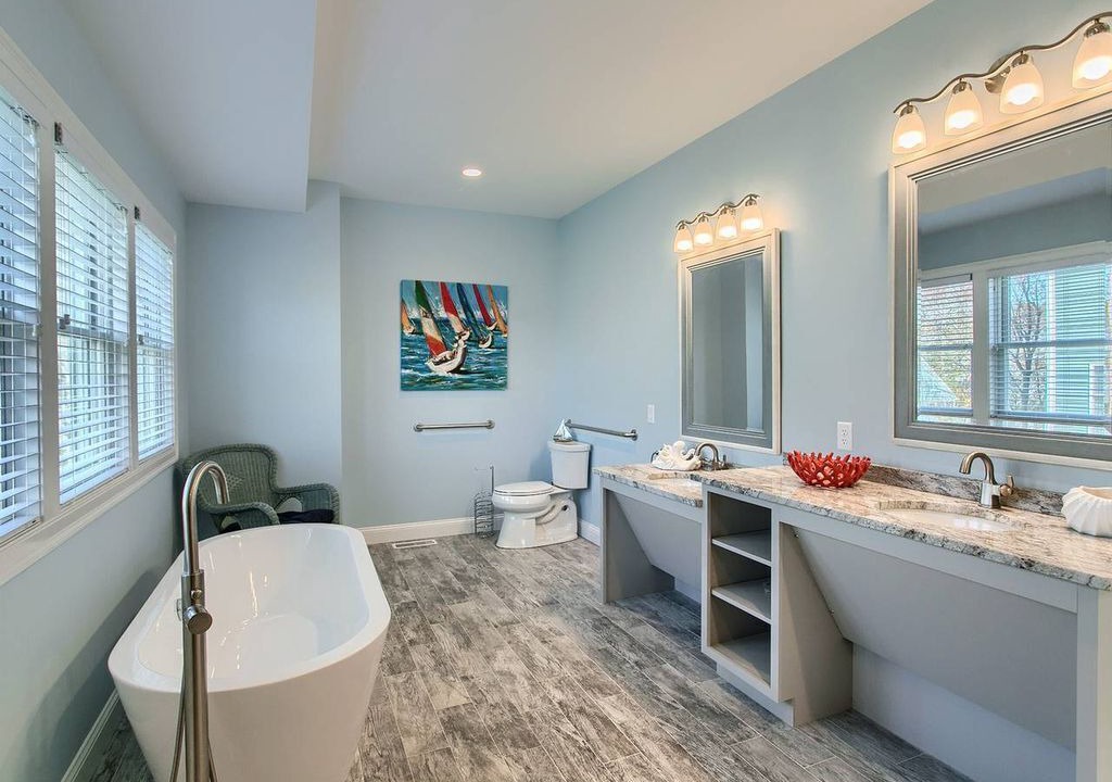 Photo of Bathroom in York Beach