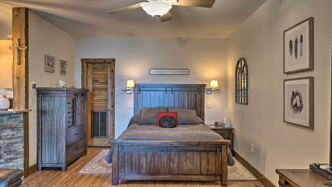 Photo of Bedroom in Garfield