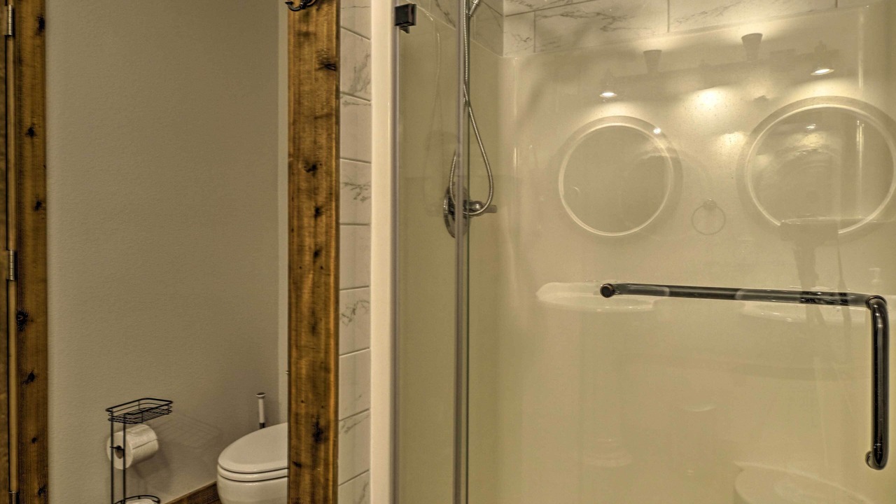 Photo of Bathroom in Garfield