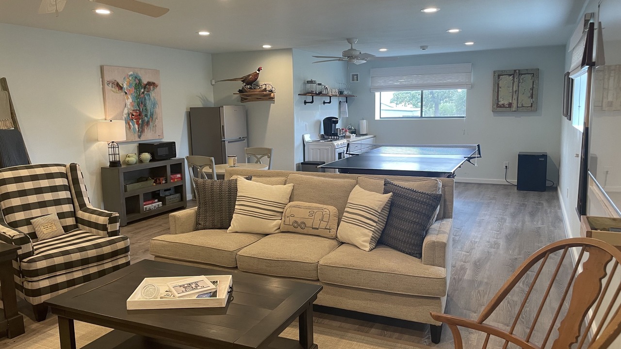 Photo of Livingroom in Round Top