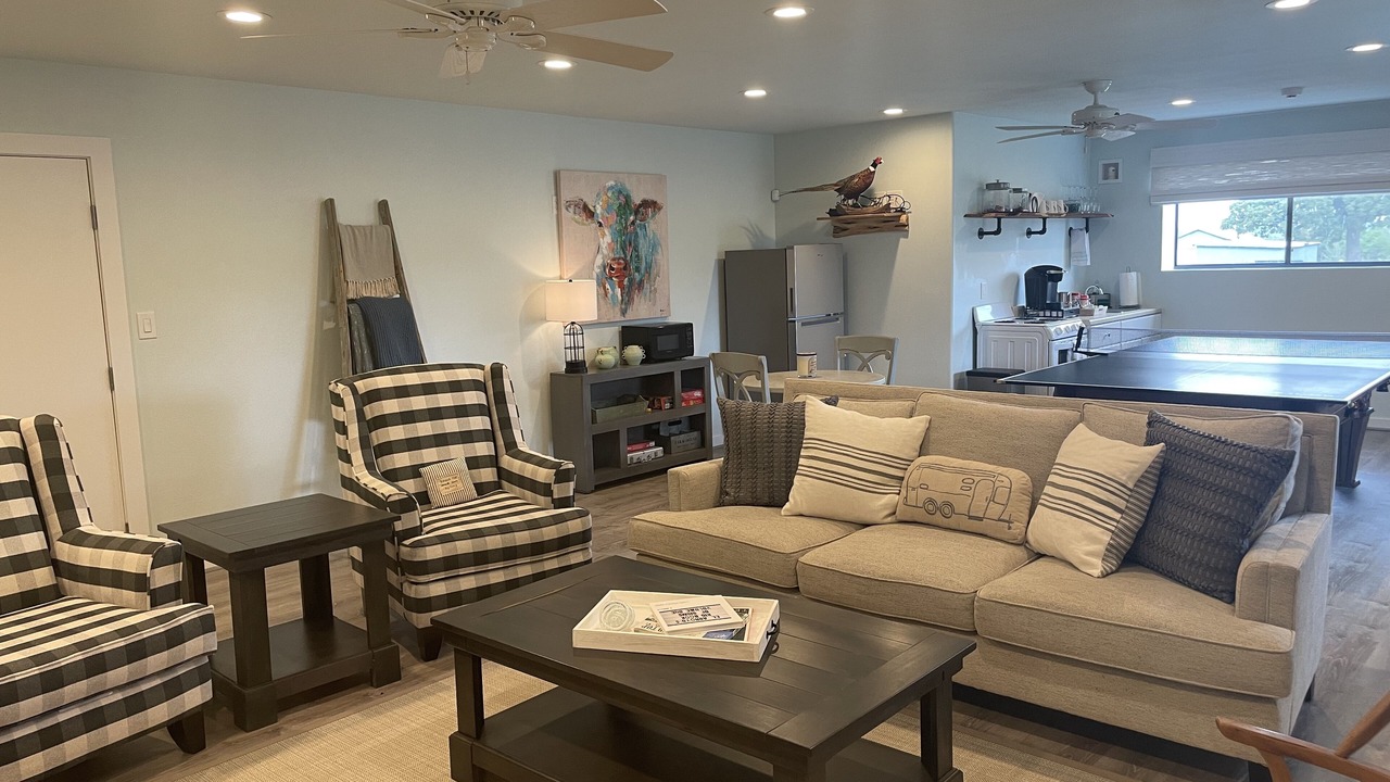 Photo of Livingroom in Round Top
