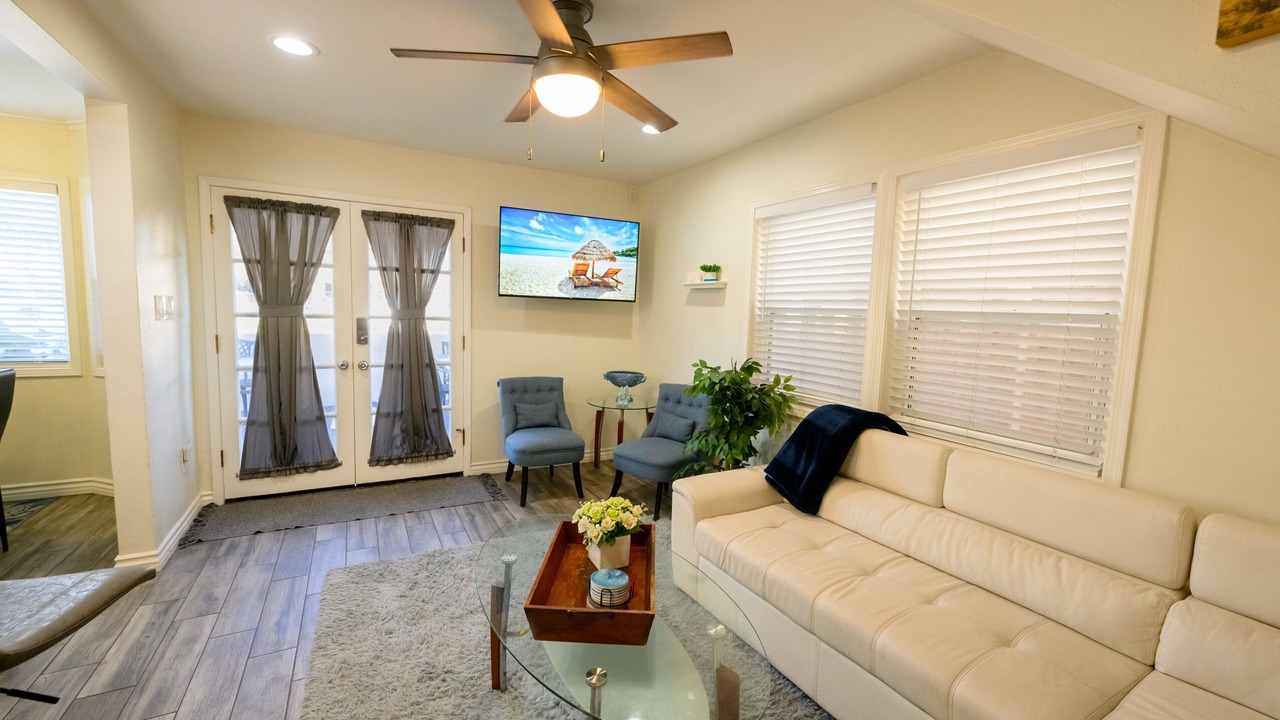 Photo of Livingroom in West Newport