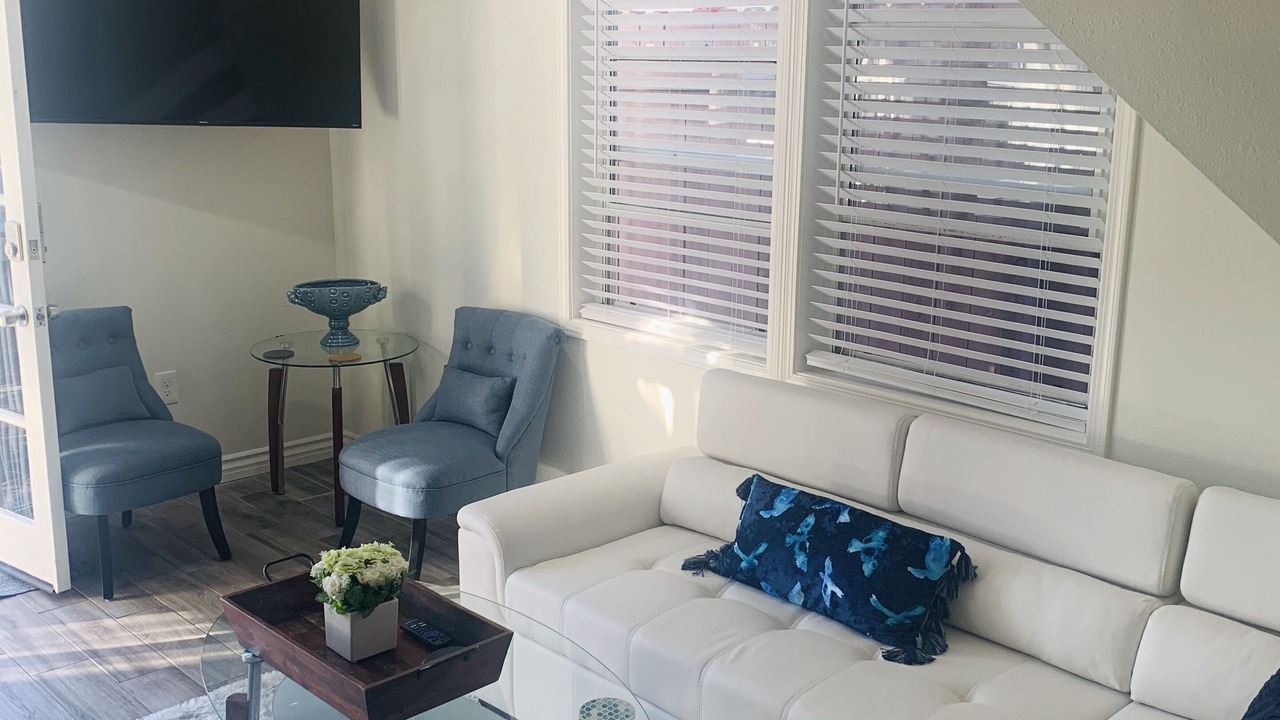 Photo of Livingroom in West Newport