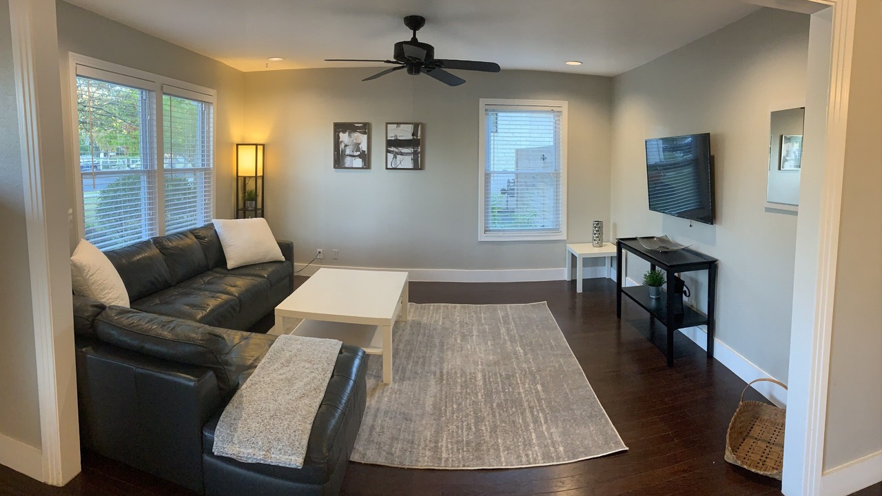 Photo of Livingroom in Allandale