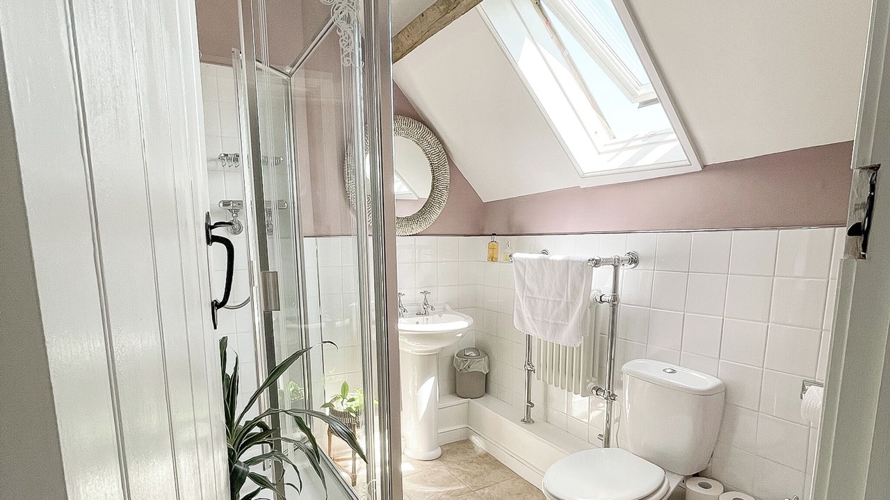 Photo of Bathroom in Chwilog