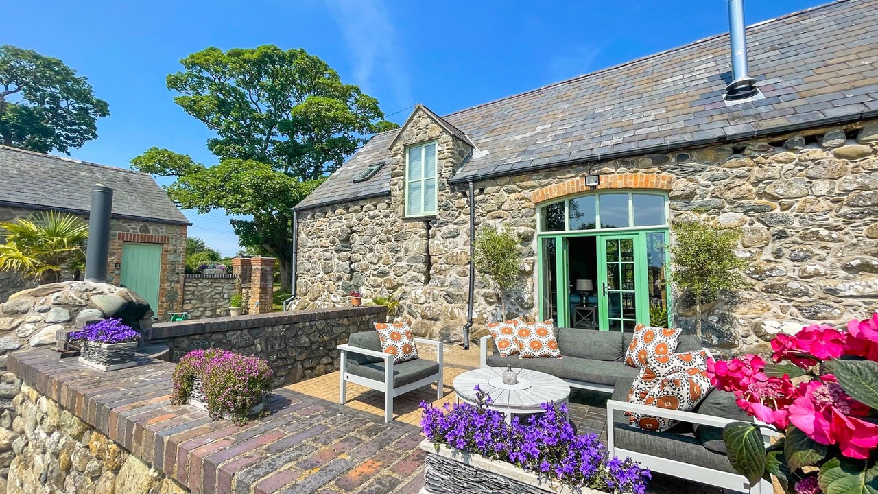 Photo of Outdoor in Chwilog