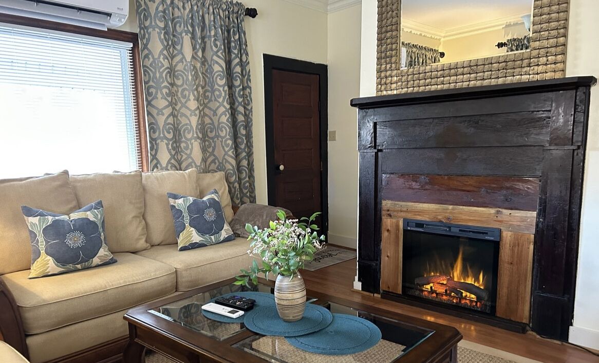 Photo of Livingroom in Mars Hill