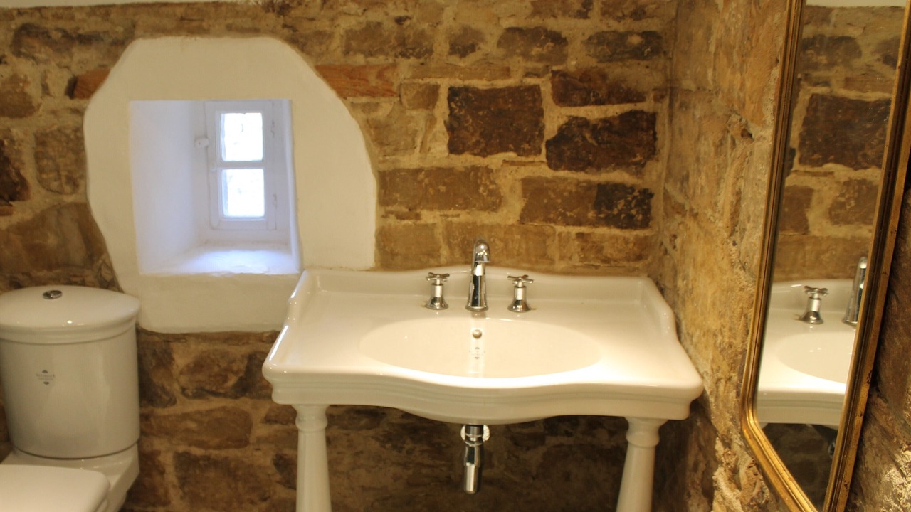 Photo of Bathroom in Hallington