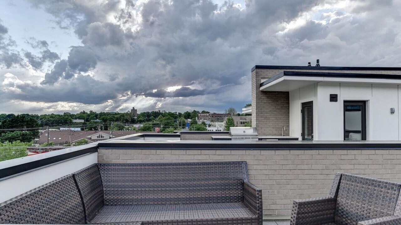 Photo of Patio Balcony in East End - Valley Street