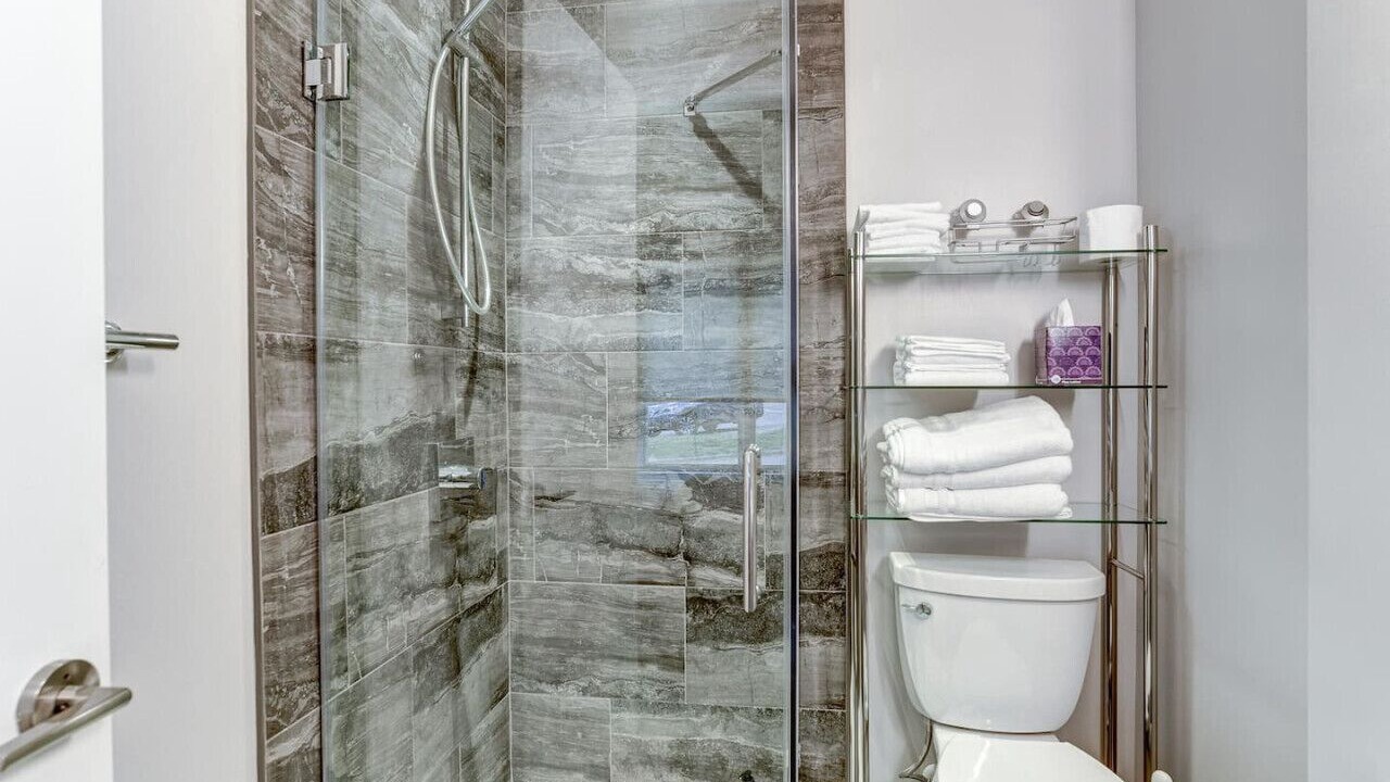 Photo of Bathroom in East End - Valley Street