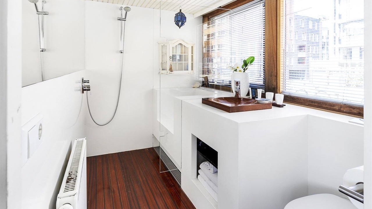 Photo of Bathroom in Eastern Docklands