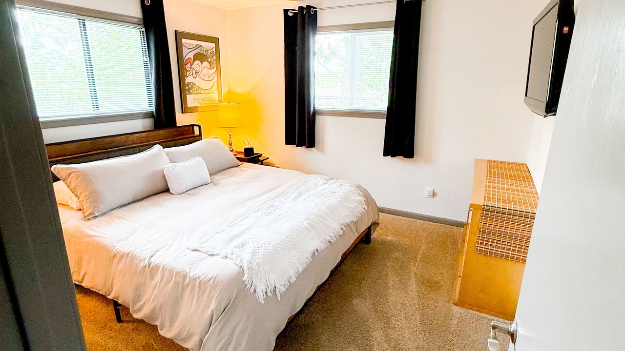 Photo of Bedroom in Roach