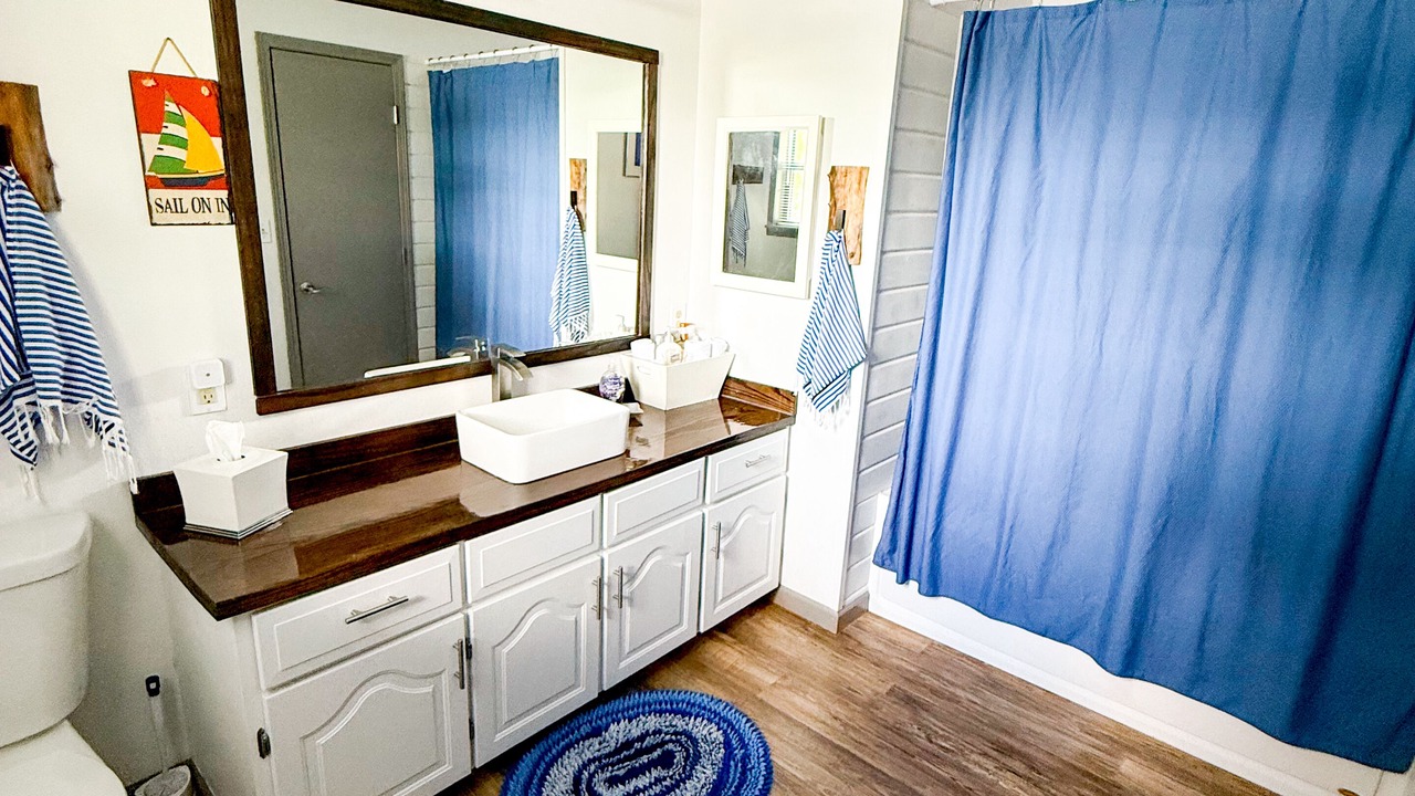 Photo of Bathroom in Roach