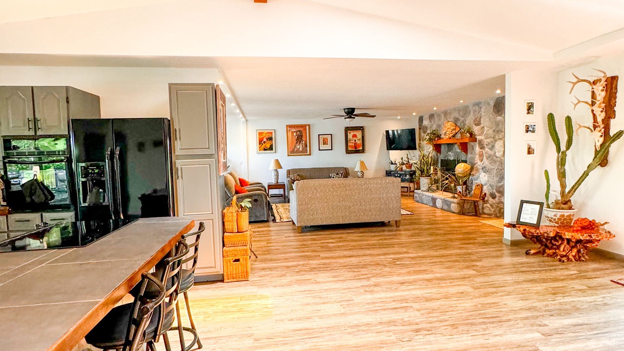 Photo of Livingroom in Roach