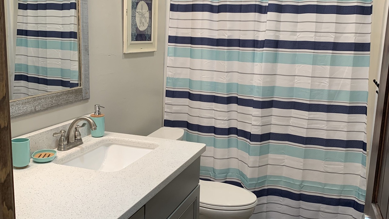 Photo of Bathroom in Hoyt