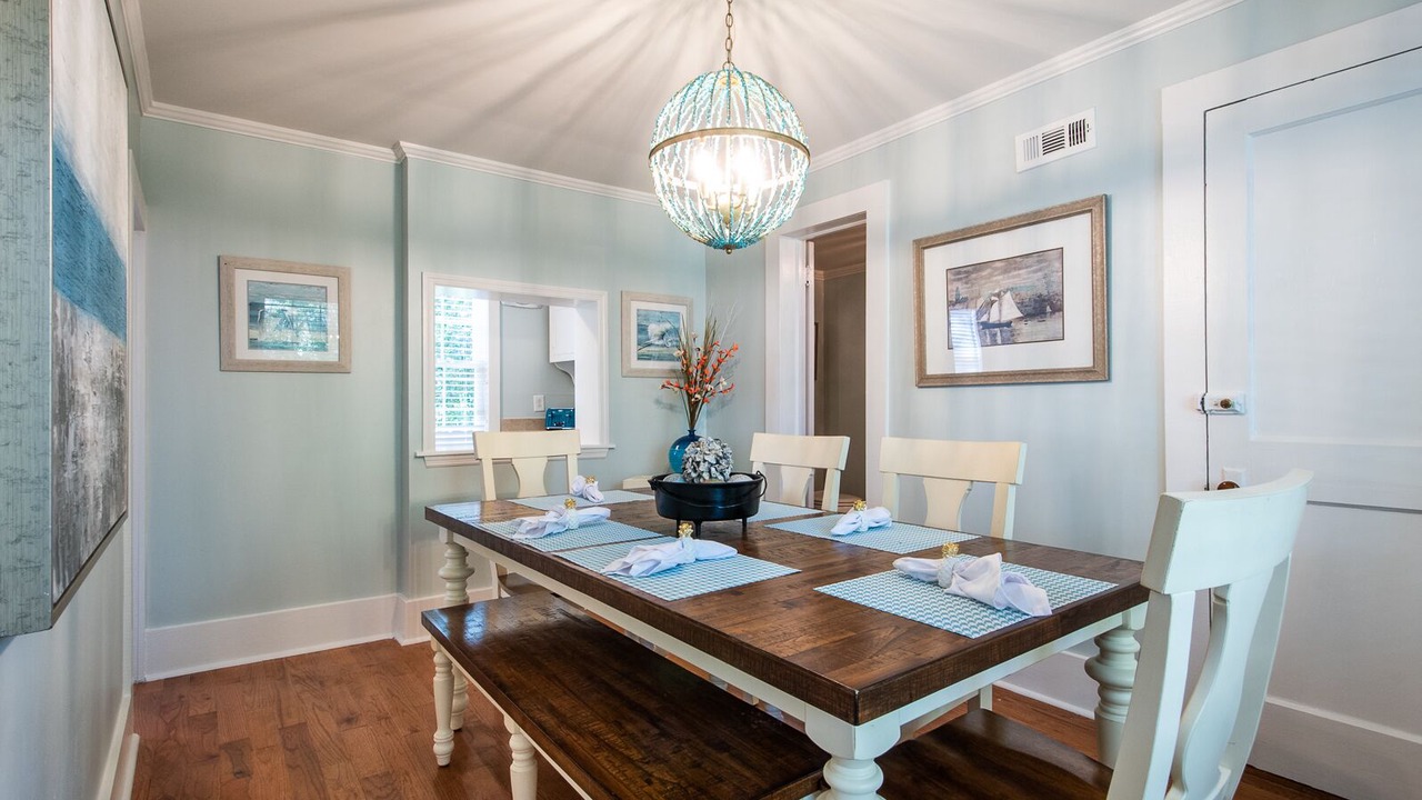 Photo of Livingroom in Summerville Historic District