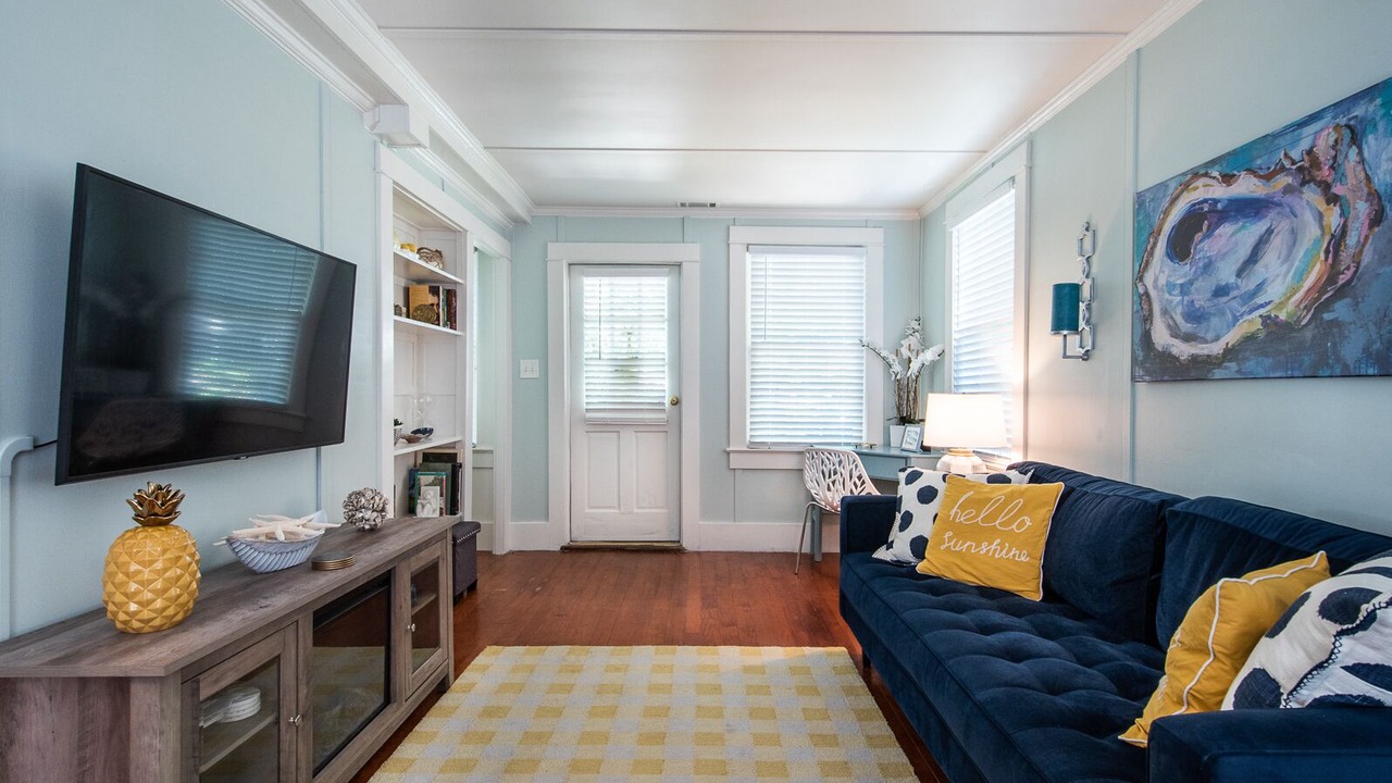 Photo of Livingroom in Summerville Historic District