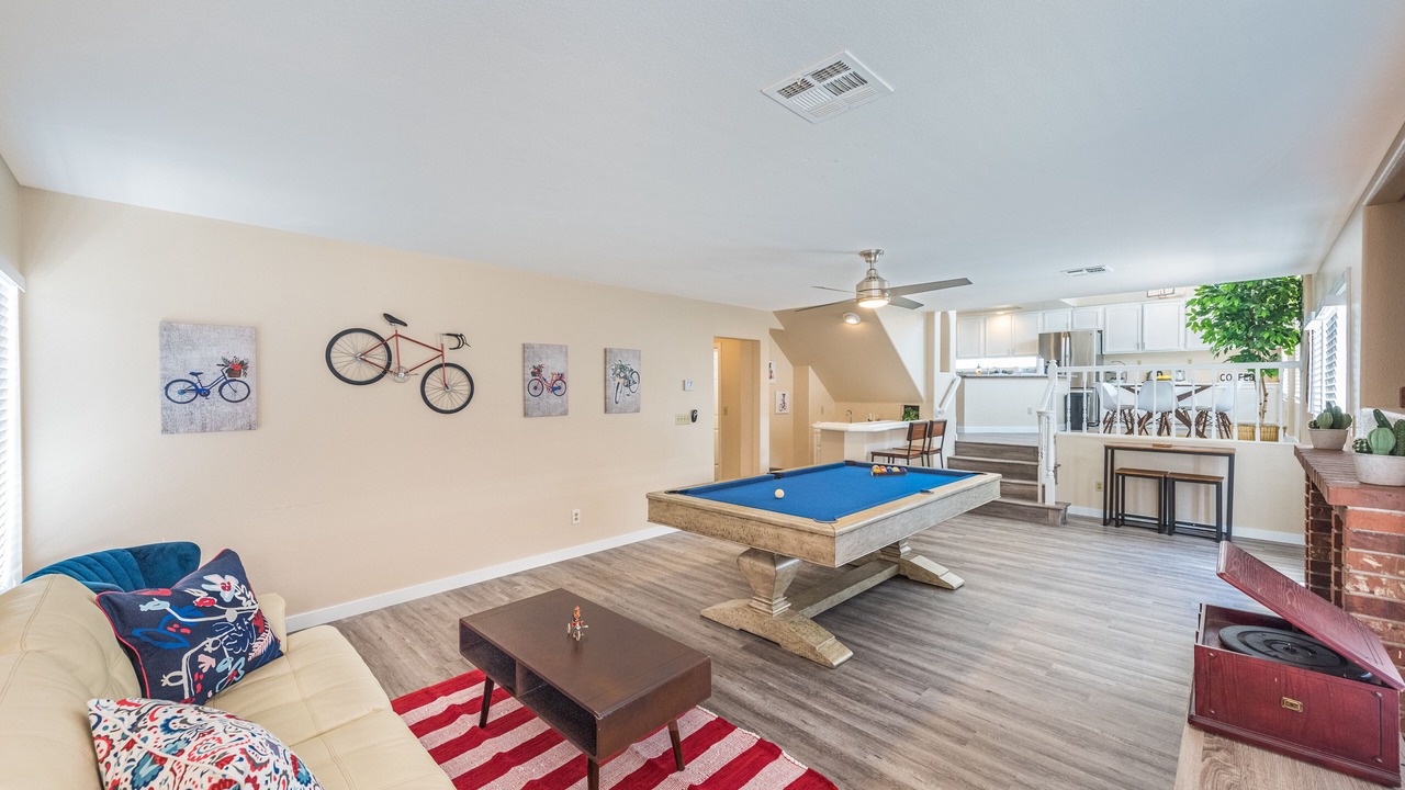 Photo of Livingroom in Green Valley North
