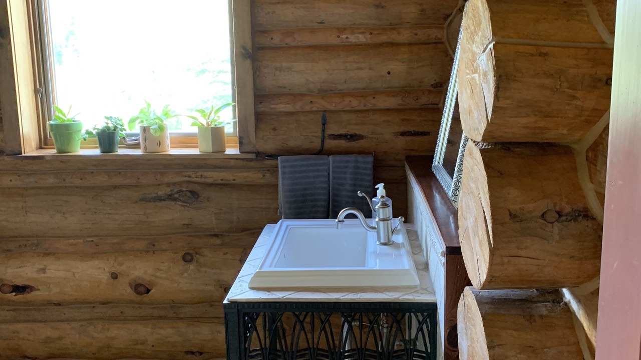 Photo of Bathroom in Red Top Meadows