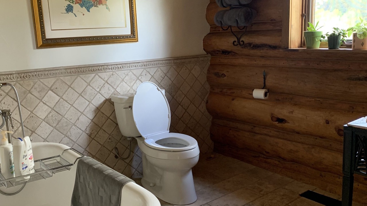 Photo of Bathroom in Red Top Meadows