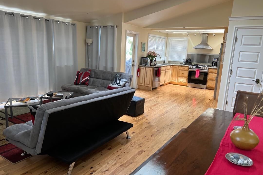 Photo of Livingroom in Guerneville