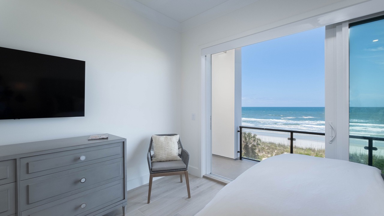 Photo of Bedroom in Crescent Beach