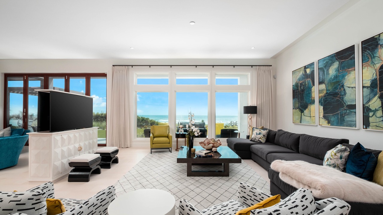 Photo of Livingroom in Crescent Beach