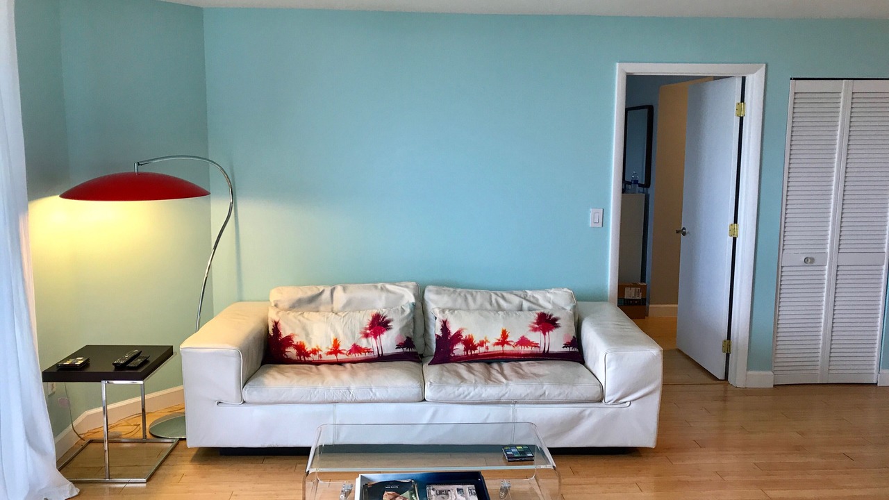Photo of Livingroom in Mid Beach