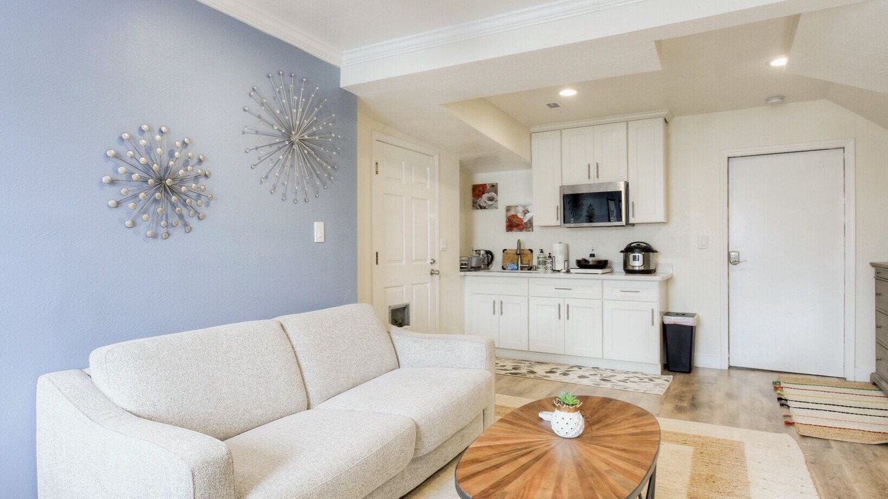 Photo of Livingroom in Outer Mission
