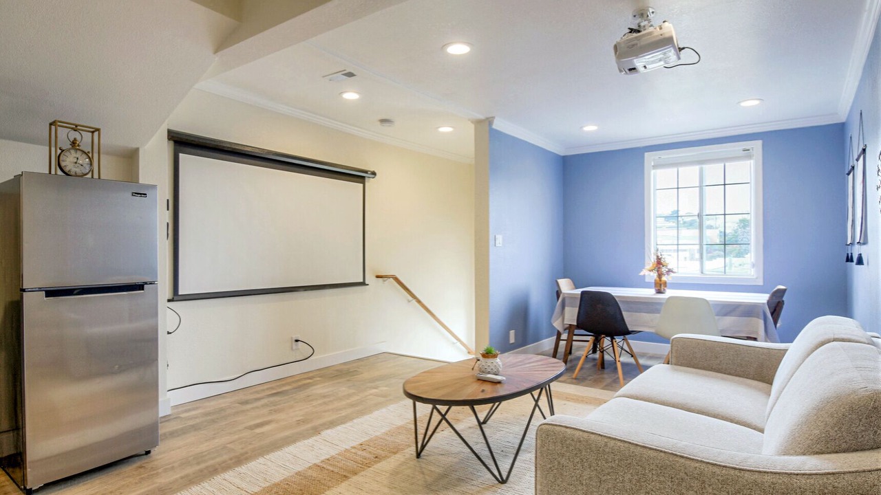 Photo of Livingroom in Outer Mission
