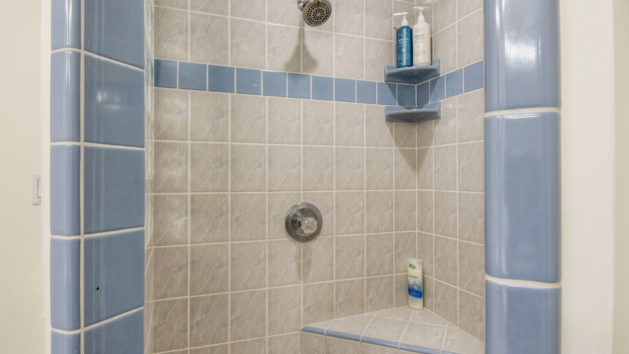 Photo of Bathroom in Outer Mission