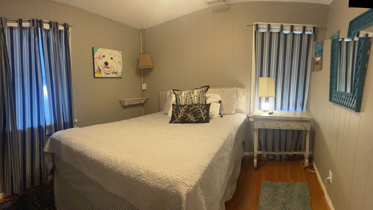 Photo of Bedroom in Chic's Beach
