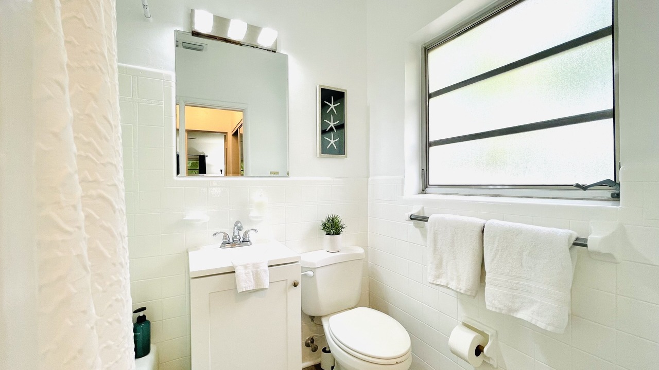Photo of Bathroom in Dolphin Isles