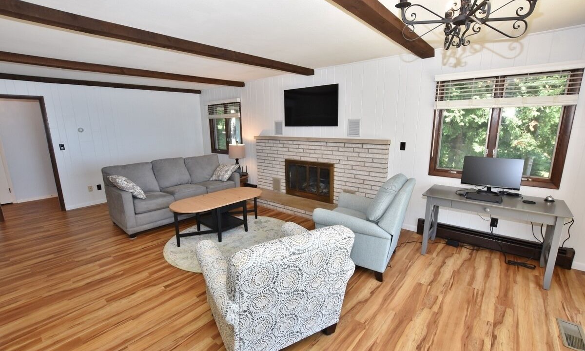 Photo of Livingroom in Suttons Bay