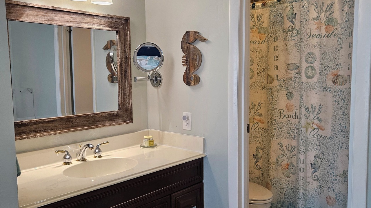 Photo of Bathroom in Beachwalk